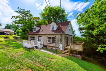 359 Nash Rd, Knoxville, TN 37914