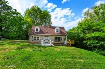 359 Nash Rd, Knoxville, TN 37914