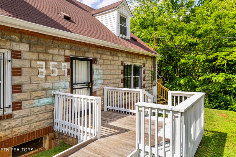 359 Nash Rd, Knoxville, TN 37914