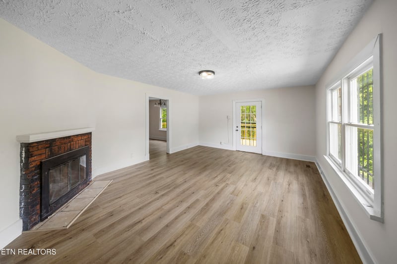 359 Nash Rd, Knoxville, TN 37914