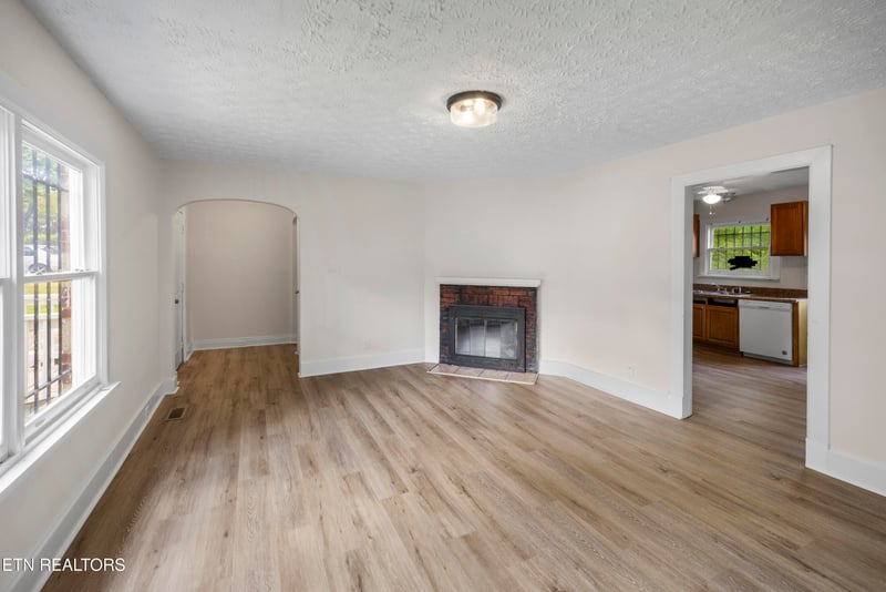359 Nash Rd, Knoxville, TN 37914