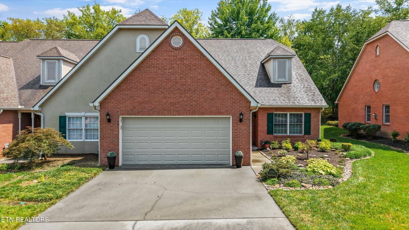 359 Paine Lake Dr, Sevierville, TN 37862