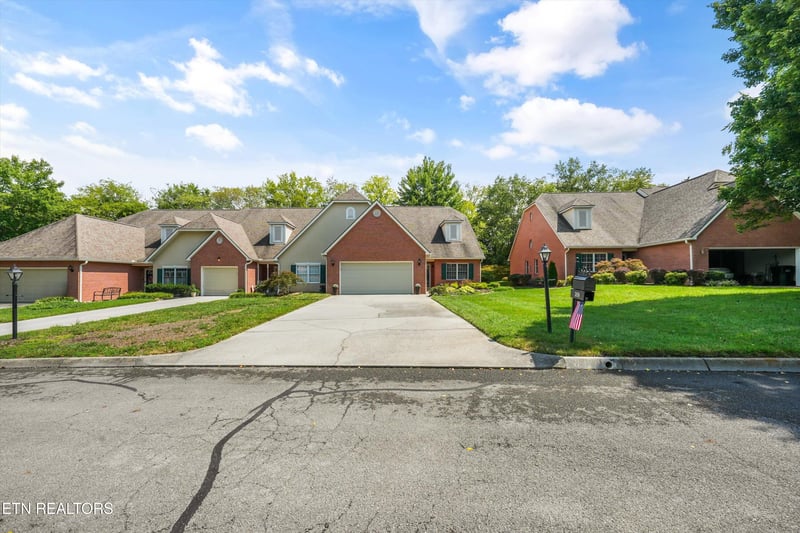 359 Paine Lake Dr, Sevierville, TN 37862