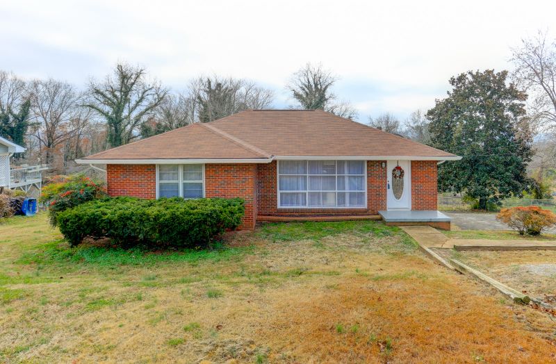 359 Skyline View Dr, Kingston, TN 37763