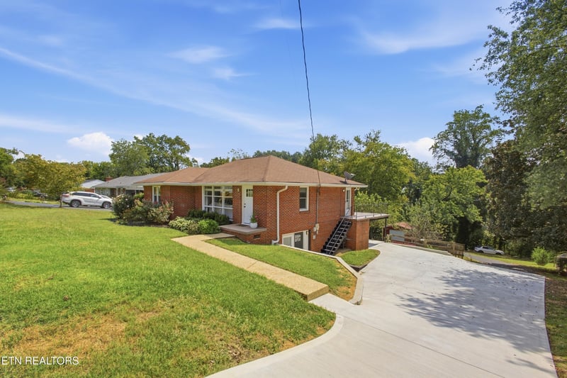 359 Skyline View Ln, Kingston, TN 37763