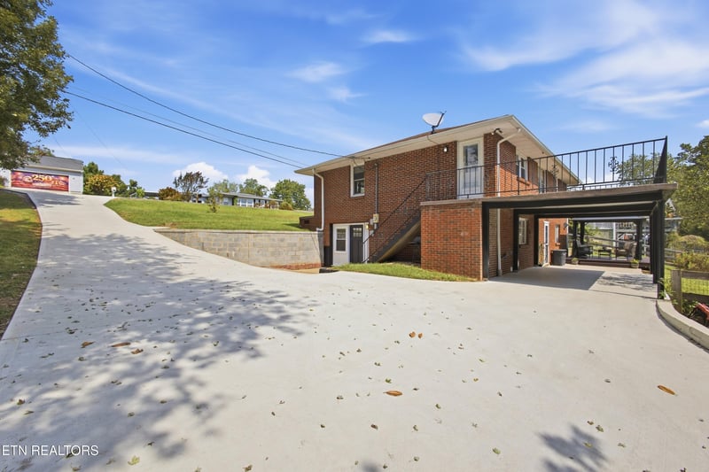 359 Skyline View Ln, Kingston, TN 37763