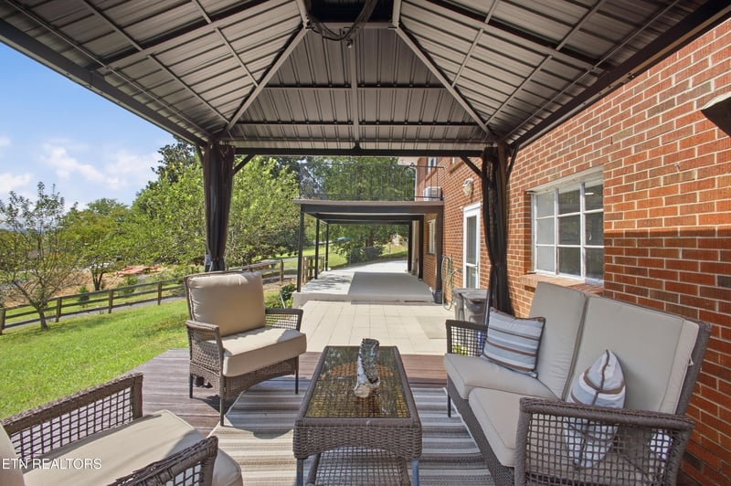 359 Skyline View Ln, Kingston, TN 37763