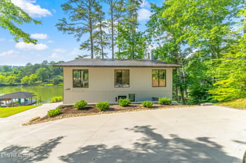 3594 Lakeland Dr, Lenoir City, TN 37772