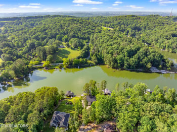 3594 Lakeland Dr, Lenoir City, TN 37772
