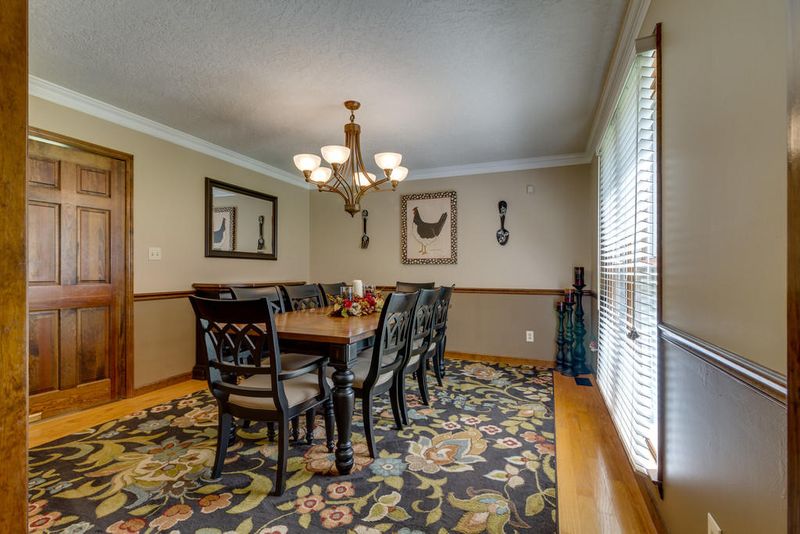 36 Chestnut Dr, Norris, TN 37828