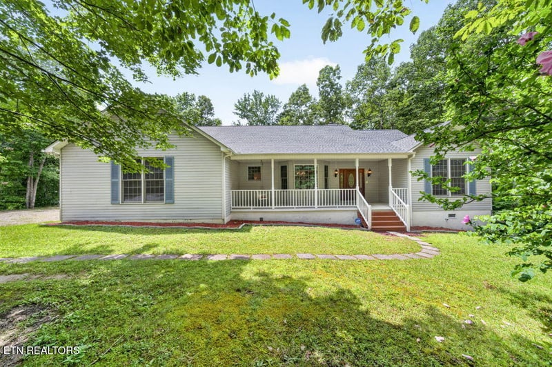 36 Point Pl, Monterey, TN 38574
