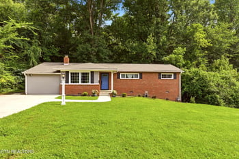 360 East Dr, Oak Ridge, TN 37830