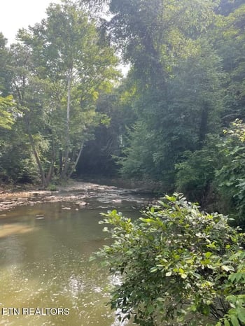 360 Floyd Jeffers Rd, Huntsville, TN 37756