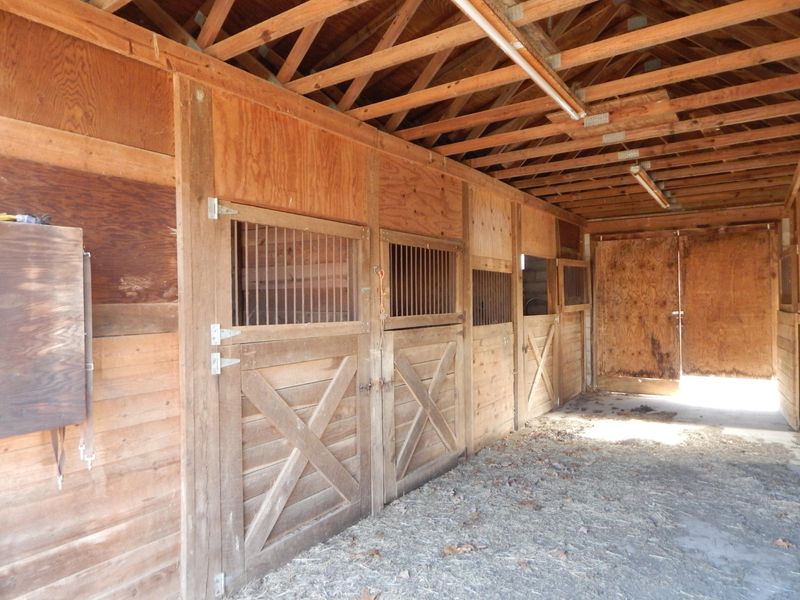 360 Little John Loop, Crossville, TN 38555