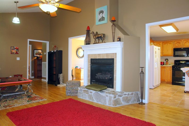 360 Long Dr, Crossville, TN 38555