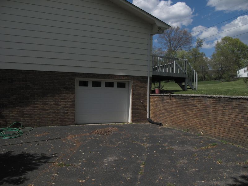 360 Myers St, Jacksboro, TN 37757