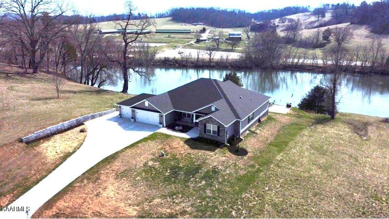 360 River Stone Dr, Blaine, TN 37709