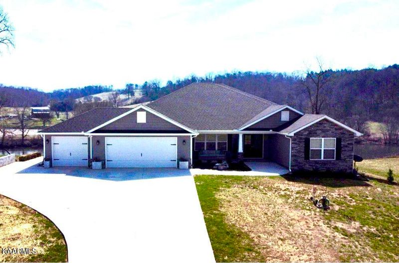 360 River Stone Dr, Blaine, TN 37709