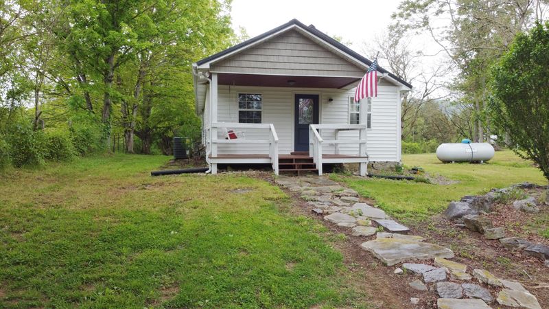 360 Rocky Flat Rd, Rutledge, TN 37861