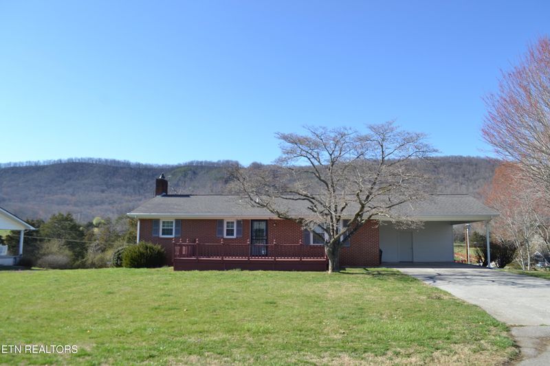 360 Sharp Acres Rd, Jacksboro, TN 37757