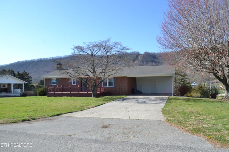 360 Sharp Acres Rd, Jacksboro, TN 37757