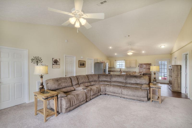 3601 Blue Byrd Ln, Kodak, TN 37764