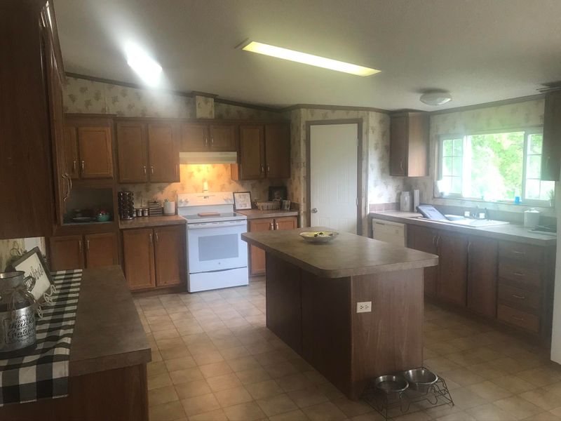 3601 Hudson Rd, Mascot, TN 37806