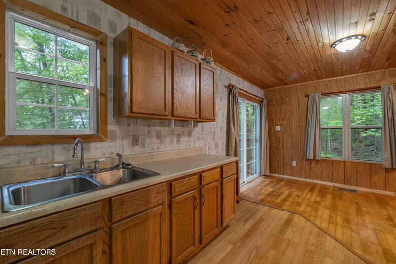 3602 Locust Ridge Rd, Pigeon Forge, TN 37876