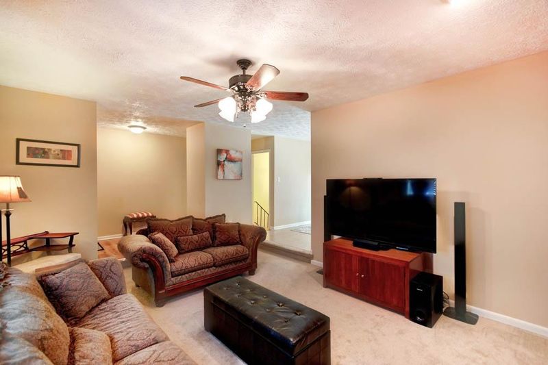 3605 Buck Dr, Louisville, TN 37777