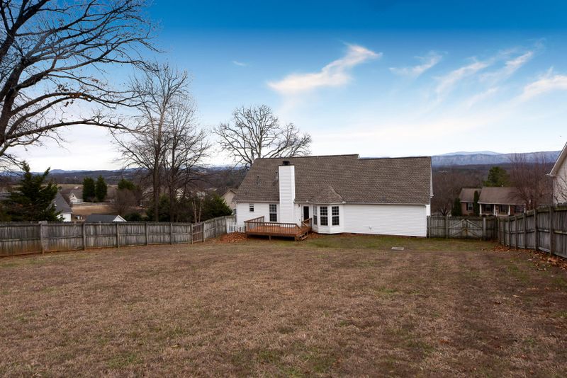 3605 Touchstone Dr, Maryville, TN 37801