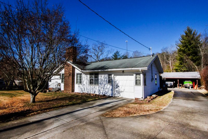 3605 Valley View Dr, Knoxville, TN 37917