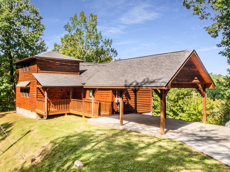 3607 Pinetree Way, Sevierville, TN 37876