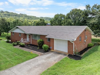 3609 Douglas Dam Rd, Kodak, TN 37764