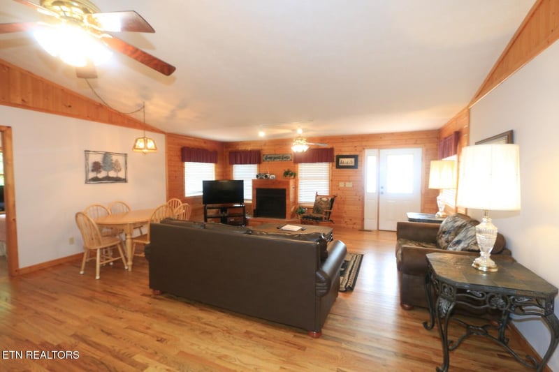 3609 Shady Grove Ct, Sevierville, TN 37876