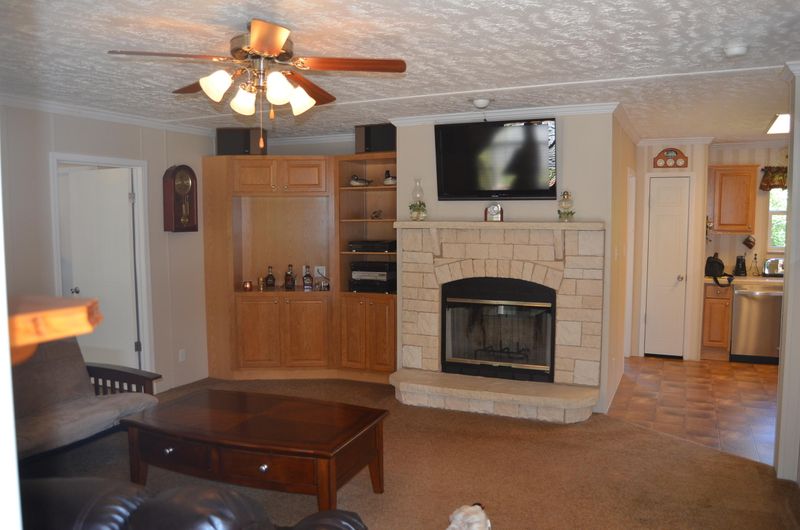 361 Caney Creek Dr, Crossville, TN 38571