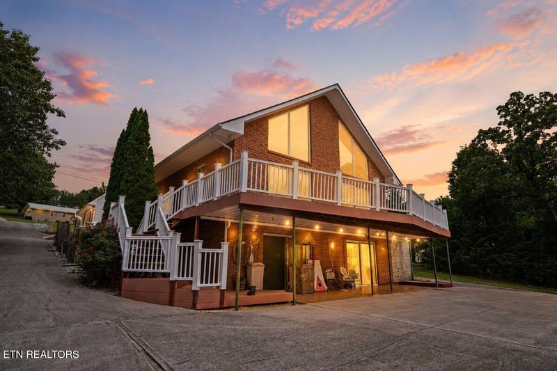361 Cape Russell Rd, Sharps Chapel, TN 37866