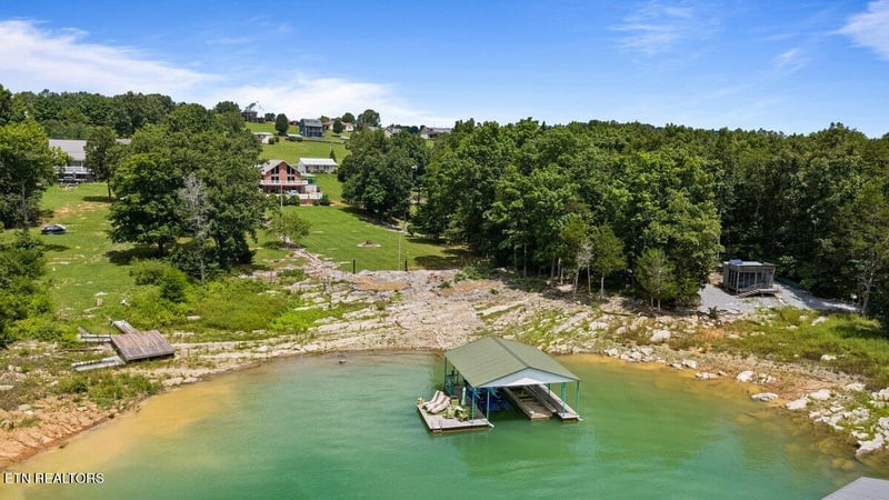 361 Cape Russell Rd, Sharps Chapel, TN 37866
