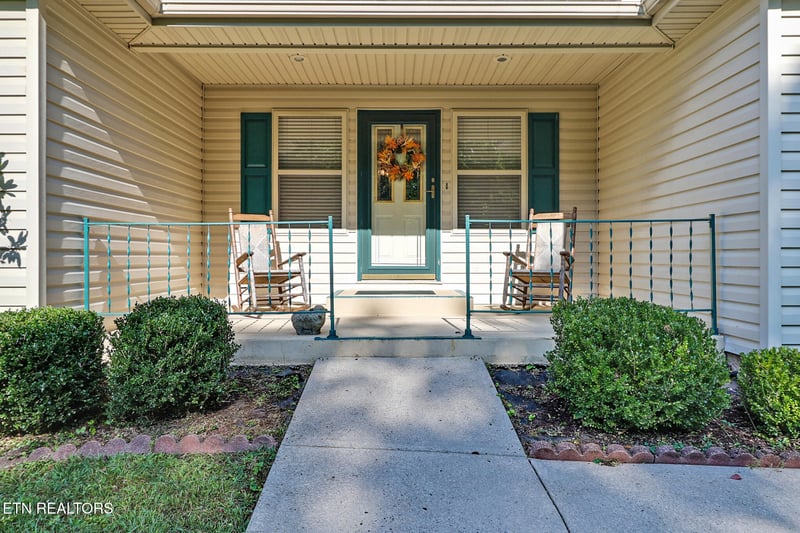 361 Creekway Dr, Crossville, TN 38555