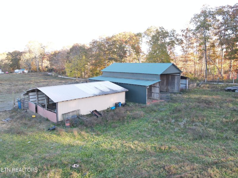361 Newport Rd, Sunbright, TN 37872