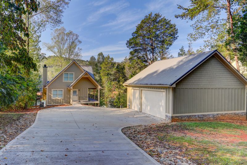 361 Old Leadmine Bend Rd, Sharps Chapel, TN 37866