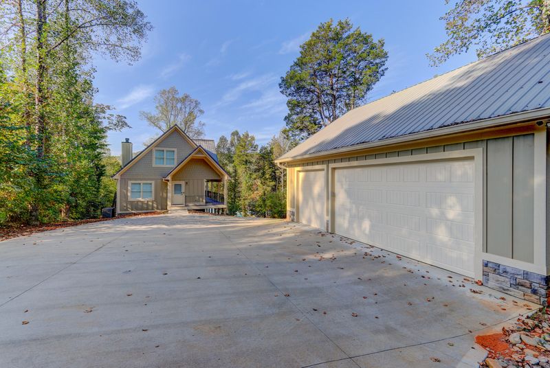 361 Old Leadmine Bend Rd, Sharps Chapel, TN 37866
