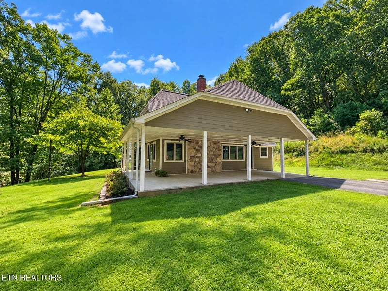 361 Page Rd, Rockwood, TN 37854