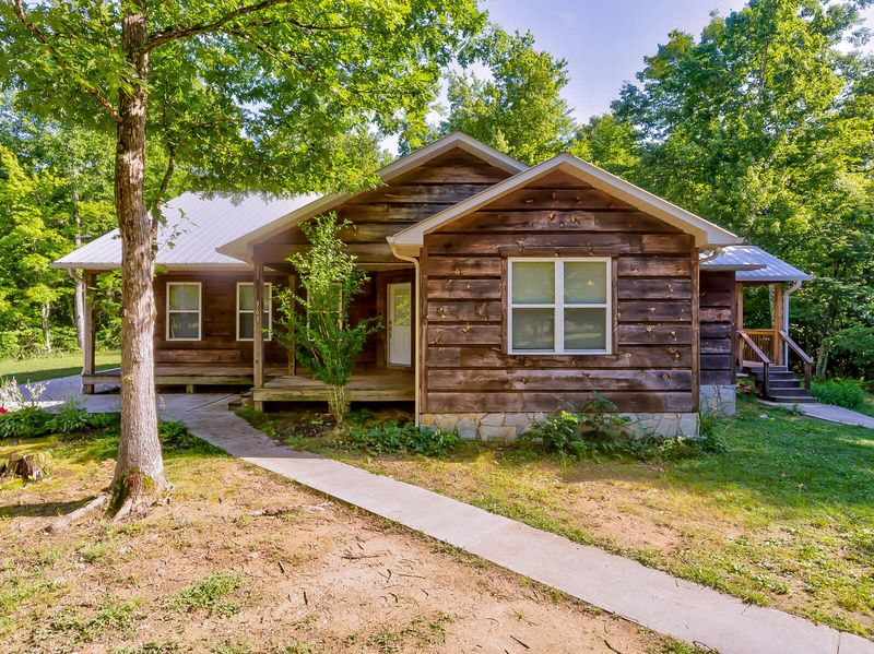361 Zac Rd, Sunbright, TN 37872