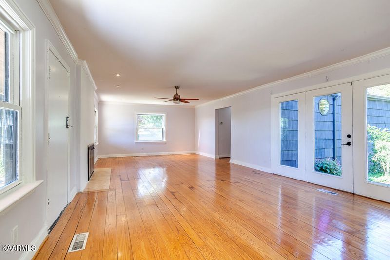 3615 Buffat Mill Rd, Knoxville, TN 37914