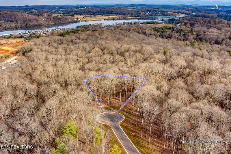 362 Flip Flop Way, Loudon, TN 37774