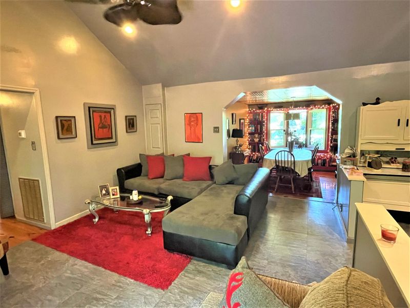 362 Pilkey Ln, Caryville, TN 37714