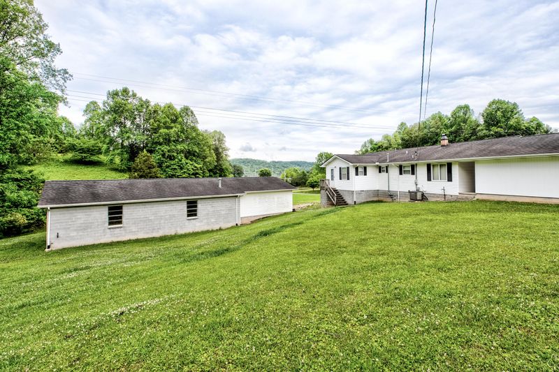 362 Wildwood Cir, Lafollette, TN 37766