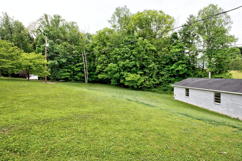 362 Wildwood Cir, Lafollette, TN 37766