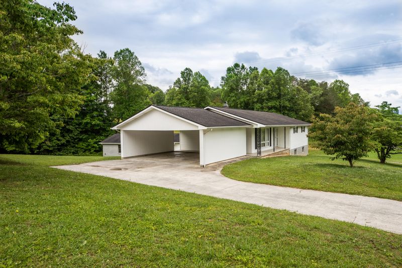 362 Wildwood Cir, Lafollette, TN 37766