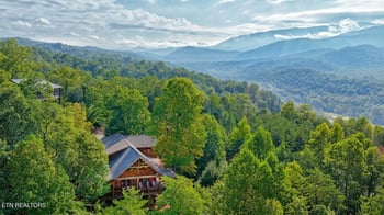 3620 Moonshine Way, Gatlinburg, TN 37738